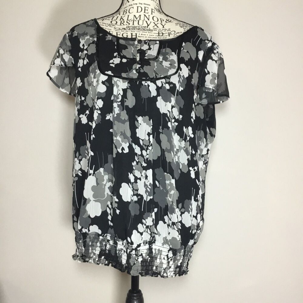 Black ruffle sleeve floaty top satin covered button detail western peasant XL